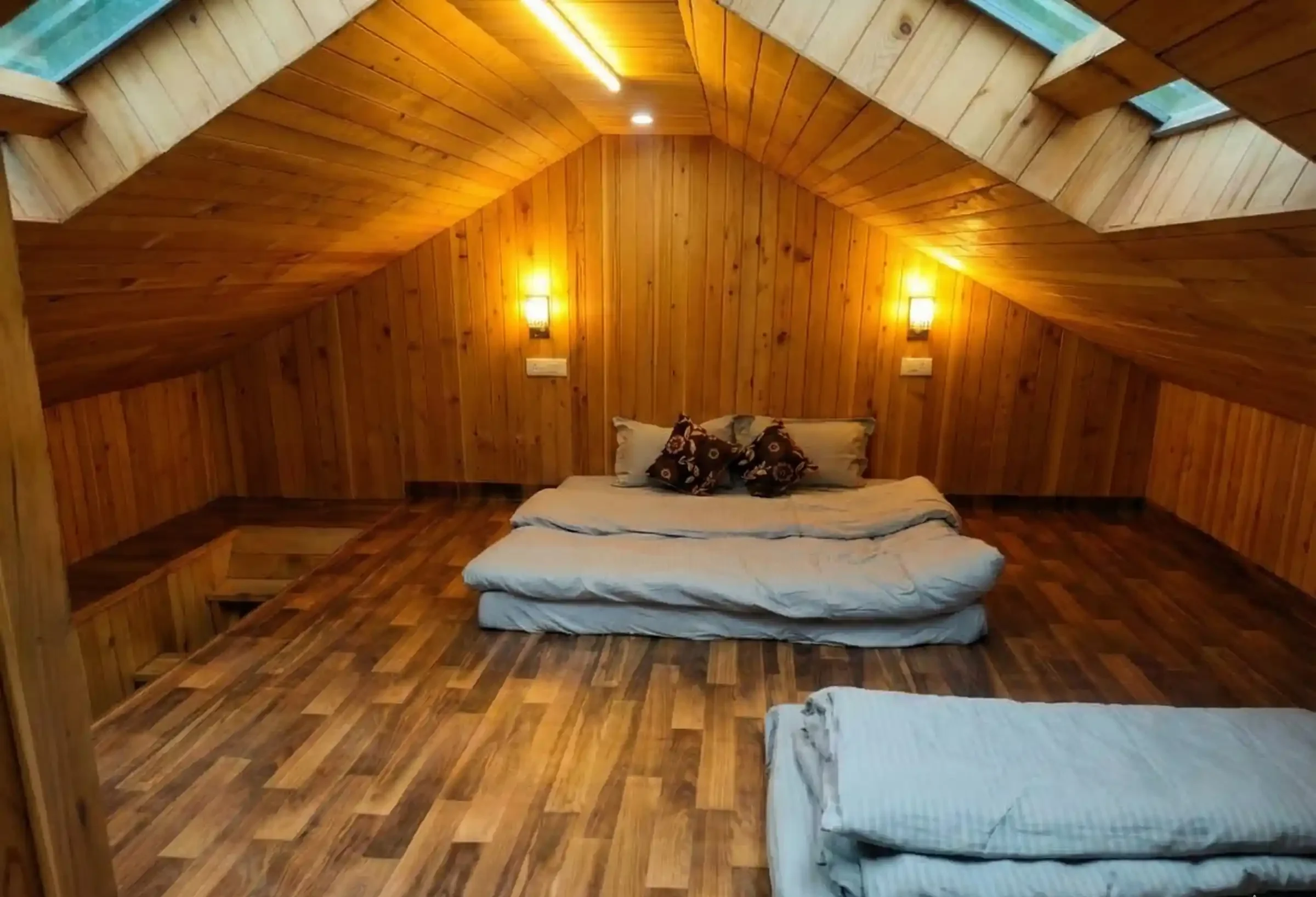 best-mountain-view- hotel-in-himachal-jibhiwoods